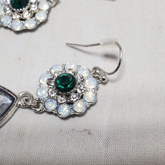 Bijou Silver Crystal Dangle emerald-green center fish hook Earring - Picture 3 of 6